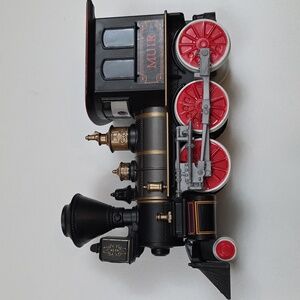 Disney Planes: Fire Rescue Muir Black and Gold Train Toy Die-Cast